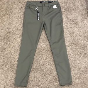 NWT Olive Green Design Lab Pants - Size 28